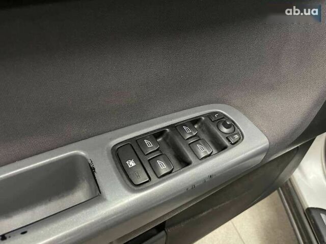 Вольво В50, объемом двигателя 2 л и пробегом 400 тыс. км за 4690 $, фото 15 на Automoto.ua