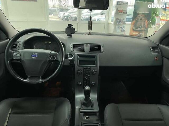 Вольво В50, объемом двигателя 2 л и пробегом 400 тыс. км за 4690 $, фото 25 на Automoto.ua