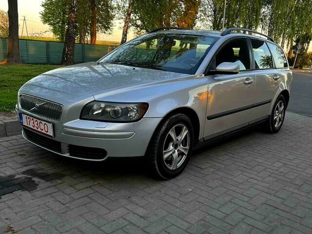 Вольво В50, объемом двигателя 1.6 л и пробегом 0 тыс. км за 3350 $, фото 2 на Automoto.ua