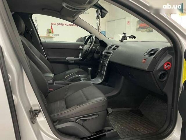 Вольво В50, объемом двигателя 2 л и пробегом 400 тыс. км за 4690 $, фото 27 на Automoto.ua