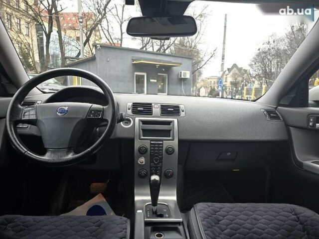 Вольво В50, объемом двигателя 2.4 л и пробегом 278 тыс. км за 6300 $, фото 6 на Automoto.ua