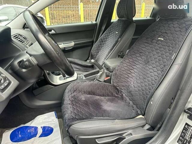 Вольво В50, объемом двигателя 2.4 л и пробегом 278 тыс. км за 6300 $, фото 8 на Automoto.ua