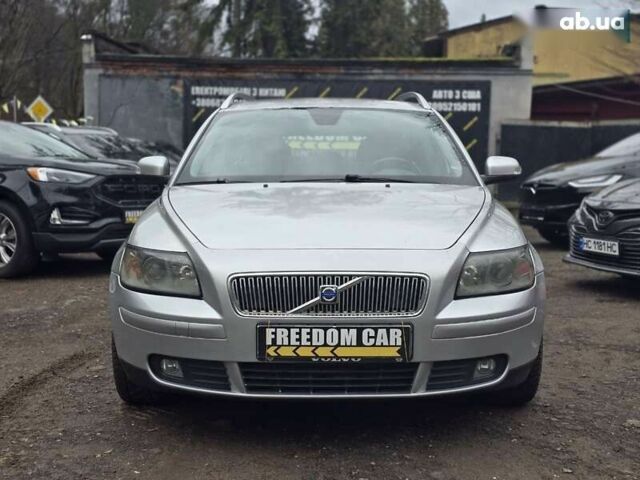 Вольво В50, объемом двигателя 2.4 л и пробегом 278 тыс. км за 6300 $, фото 2 на Automoto.ua