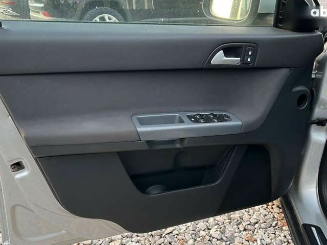 Вольво V50, об'ємом двигуна 1.6 л та пробігом 217 тис. км за 6800 $, фото 23 на Automoto.ua