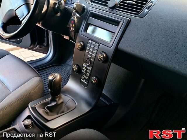 Вольво В50, объемом двигателя 1.6 л и пробегом 233 тыс. км за 5000 $, фото 12 на Automoto.ua