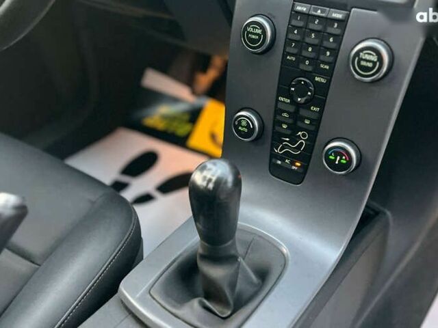 Вольво V50, об'ємом двигуна 1.6 л та пробігом 217 тис. км за 6800 $, фото 13 на Automoto.ua