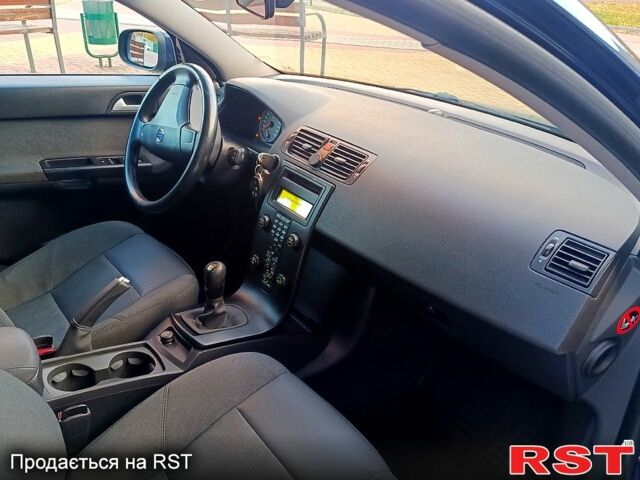 Вольво В50, объемом двигателя 1.6 л и пробегом 233 тыс. км за 5000 $, фото 11 на Automoto.ua