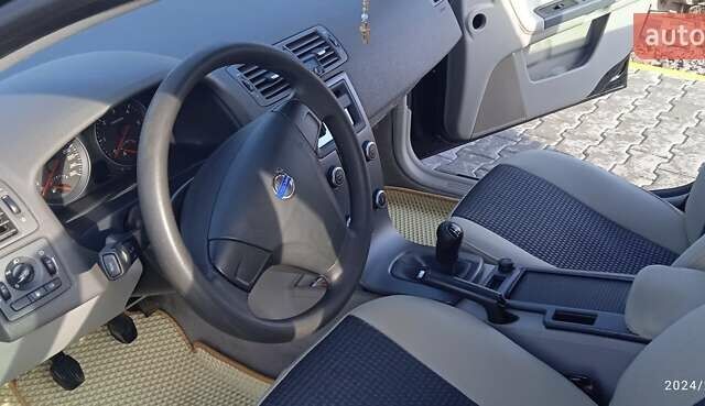 Вольво V50, об'ємом двигуна 1.56 л та пробігом 266 тис. км за 6700 $, фото 6 на Automoto.ua
