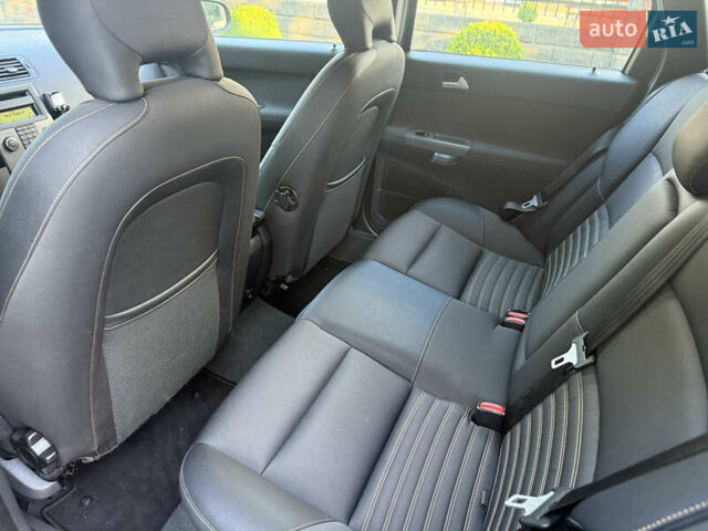 Вольво В50, объемом двигателя 1.6 л и пробегом 190 тыс. км за 5699 $, фото 13 на Automoto.ua