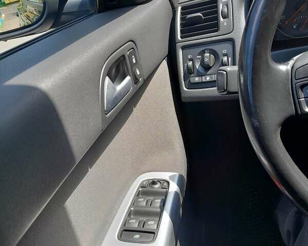 Вольво В50, объемом двигателя 1.6 л и пробегом 230 тыс. км за 6850 $, фото 8 на Automoto.ua