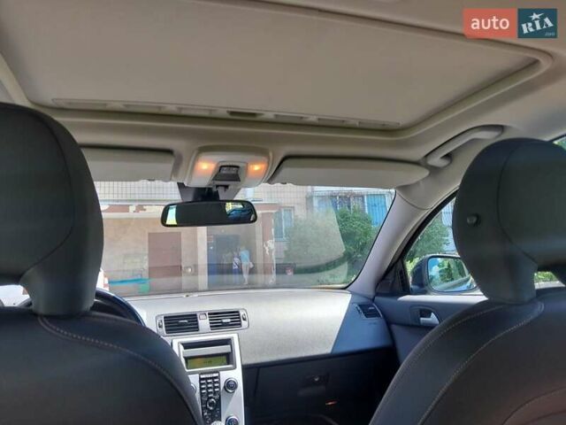 Вольво В50, объемом двигателя 1.6 л и пробегом 230 тыс. км за 6850 $, фото 5 на Automoto.ua