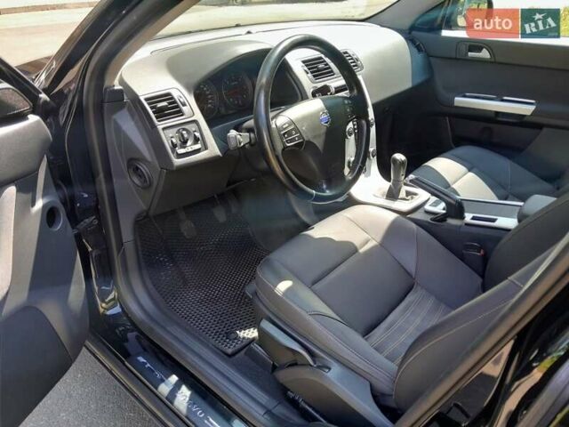 Вольво В50, объемом двигателя 1.6 л и пробегом 230 тыс. км за 6850 $, фото 4 на Automoto.ua