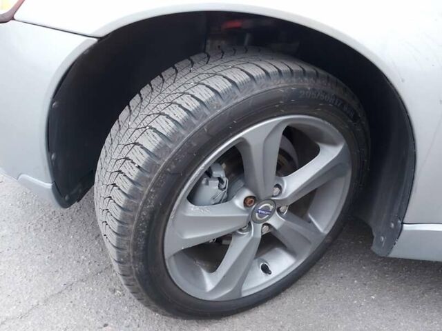 Вольво В50, объемом двигателя 1.56 л и пробегом 205 тыс. км за 7700 $, фото 5 на Automoto.ua