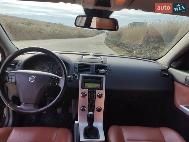 Вольво В50, объемом двигателя 1.6 л и пробегом 255 тыс. км за 7300 $, фото 15 на Automoto.ua