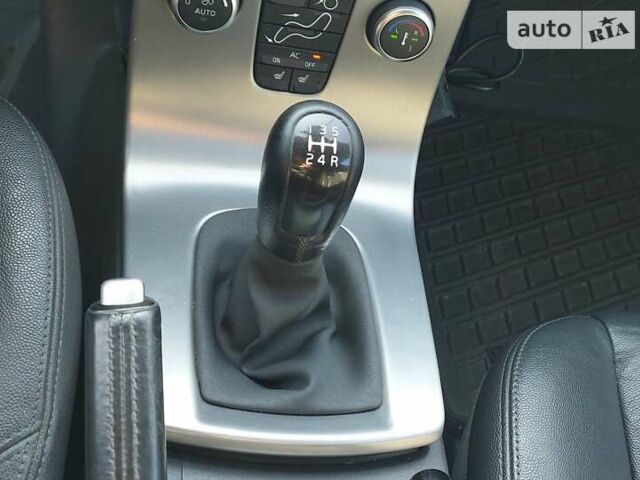 Вольво В50, объемом двигателя 1.56 л и пробегом 205 тыс. км за 7700 $, фото 4 на Automoto.ua