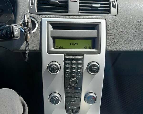 Вольво В50, объемом двигателя 1.6 л и пробегом 230 тыс. км за 6850 $, фото 10 на Automoto.ua