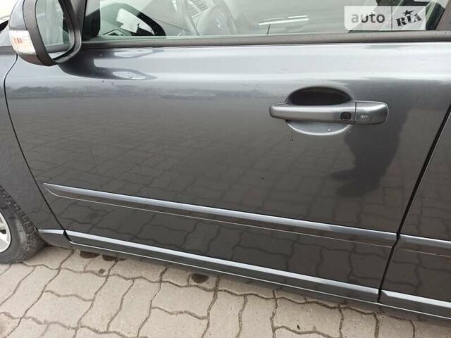 Вольво В50 2010 в Хмельницком на Automoto.ua Вольво В50, объемом двигателя 2 л и пробегом 187 тыс. км за 8599 $, фото 10 на Automoto.ua