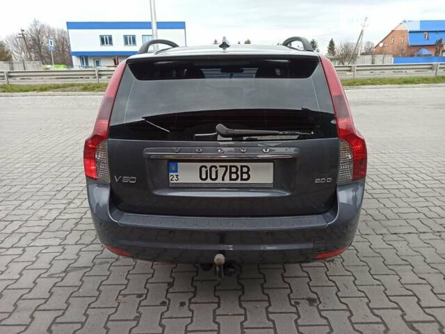 Вольво В50 2010 в Хмельницком на Automoto.ua Вольво В50, объемом двигателя 2 л и пробегом 187 тыс. км за 8599 $, фото 5 на Automoto.ua