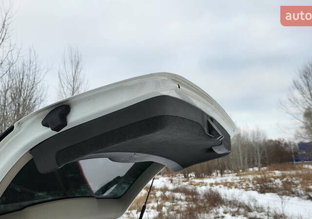 Вольво V50, об'ємом двигуна 1.6 л та пробігом 168 тис. км за 7850 $, фото 12 на Automoto.ua