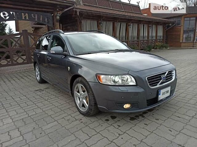 Вольво В50 2010 в Хмельницком на Automoto.ua Вольво В50, объемом двигателя 2 л и пробегом 187 тыс. км за 8599 $, фото 2 на Automoto.ua