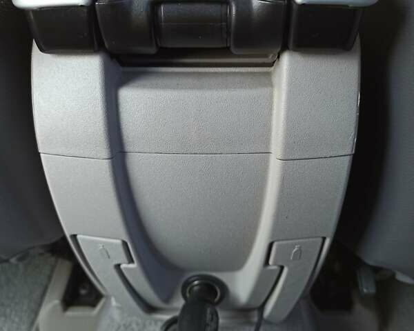 Вольво В50 2010 в Хмельницком на Automoto.ua Вольво В50, объемом двигателя 2 л и пробегом 187 тыс. км за 8599 $, фото 33 на Automoto.ua