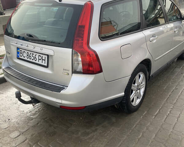 Вольво В50, объемом двигателя 1.56 л и пробегом 215 тыс. км за 6400 $, фото 3 на Automoto.ua