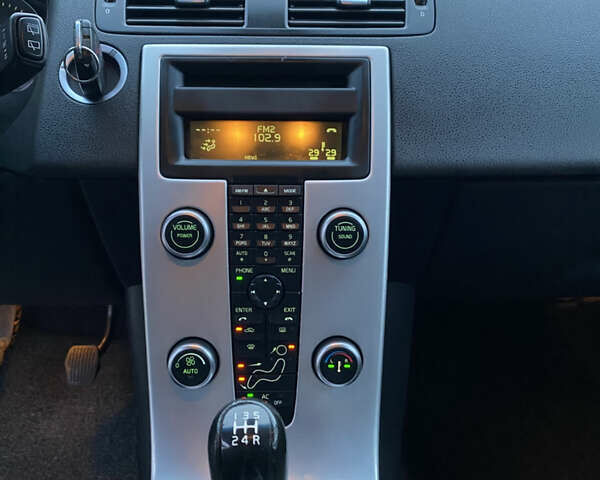 Вольво В50, объемом двигателя 1.6 л и пробегом 223 тыс. км за 7390 $, фото 15 на Automoto.ua