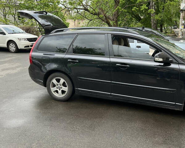 Вольво В50, объемом двигателя 1.56 л и пробегом 245 тыс. км за 6550 $, фото 2 на Automoto.ua