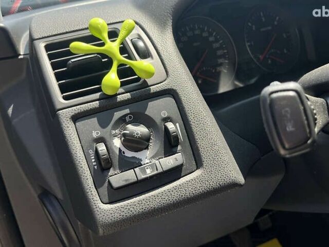 Вольво В50, объемом двигателя 1.6 л и пробегом 214 тыс. км за 8300 $, фото 17 на Automoto.ua