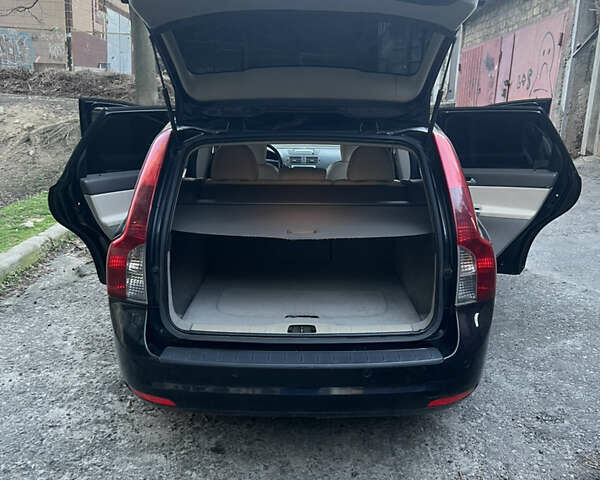 Вольво В50, объемом двигателя 1.56 л и пробегом 245 тыс. км за 6550 $, фото 10 на Automoto.ua