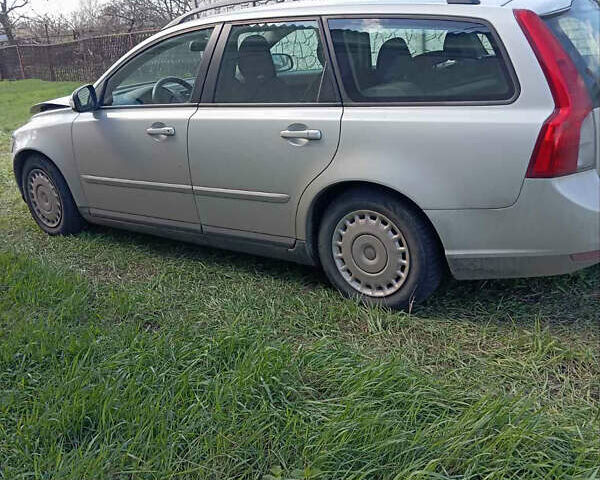 Вольво В50, объемом двигателя 1.6 л и пробегом 260 тыс. км за 6500 $, фото 5 на Automoto.ua