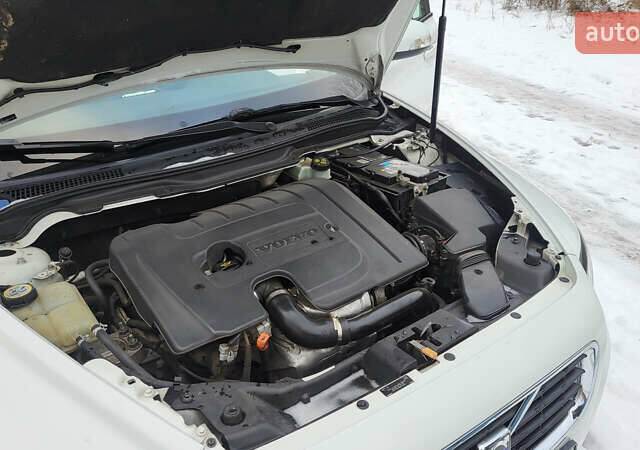 Вольво V50, об'ємом двигуна 1.6 л та пробігом 168 тис. км за 7850 $, фото 8 на Automoto.ua