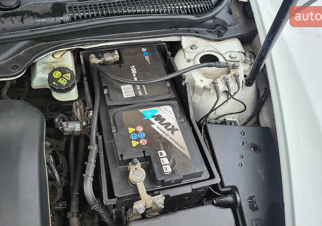 Вольво V50, об'ємом двигуна 1.6 л та пробігом 168 тис. км за 7850 $, фото 6 на Automoto.ua