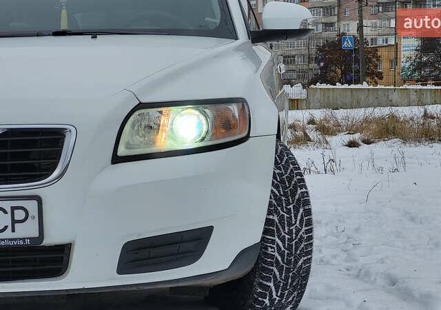 Вольво V50, об'ємом двигуна 1.6 л та пробігом 168 тис. км за 7850 $, фото 1 на Automoto.ua