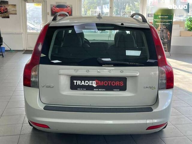 Вольво В50, объемом двигателя 1.6 л и пробегом 221 тыс. км за 6990 $, фото 10 на Automoto.ua