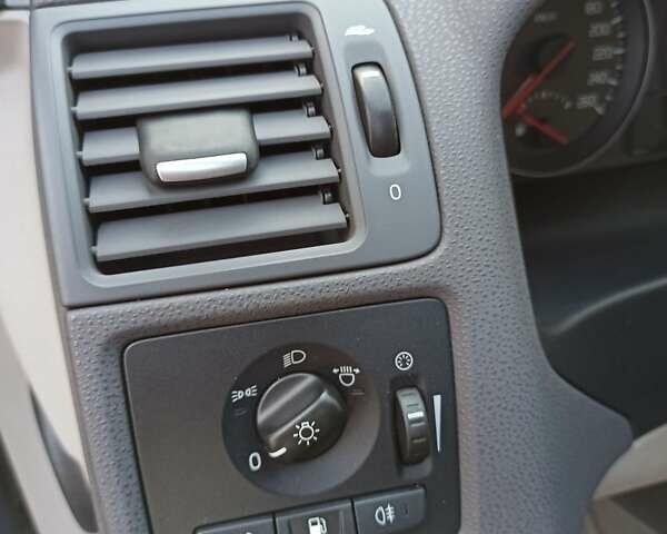Вольво В50 2010 в Хмельницком на Automoto.ua Вольво В50, объемом двигателя 2 л и пробегом 187 тыс. км за 8599 $, фото 38 на Automoto.ua