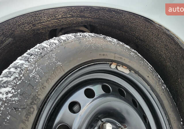 Вольво V50, об'ємом двигуна 1.6 л та пробігом 168 тис. км за 7850 $, фото 10 на Automoto.ua