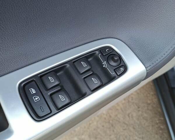 Вольво В50 2010 в Хмельницком на Automoto.ua Вольво В50, объемом двигателя 2 л и пробегом 187 тыс. км за 8599 $, фото 37 на Automoto.ua