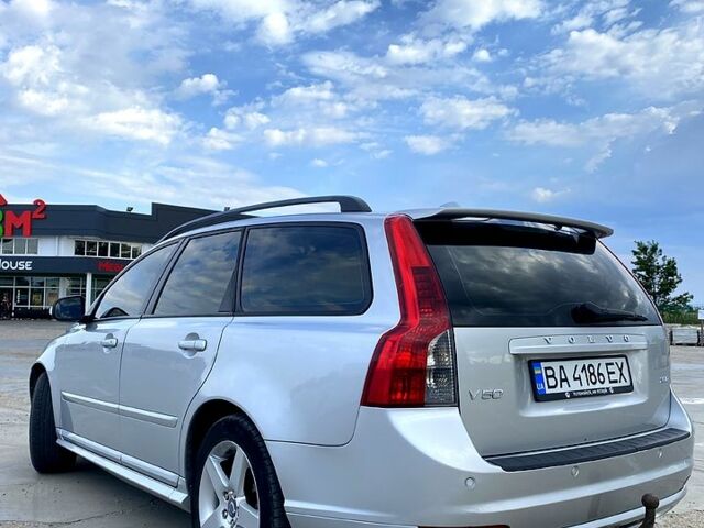 Вольво V50, об'ємом двигуна 2 л та пробігом 273 тис. км за 8300 $, фото 4 на Automoto.ua