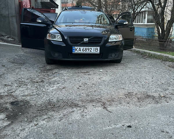 Вольво В50, объемом двигателя 1.56 л и пробегом 245 тыс. км за 6550 $, фото 5 на Automoto.ua