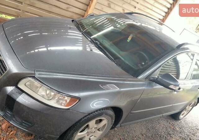 Вольво В50, объемом двигателя 1.6 л и пробегом 256 тыс. км за 7800 $, фото 6 на Automoto.ua
