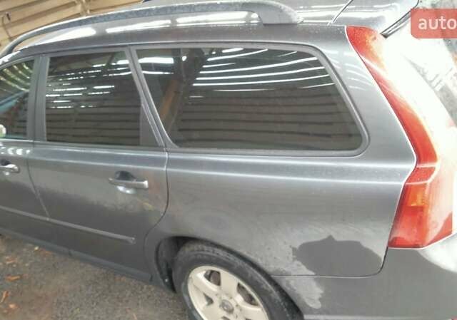 Вольво В50, объемом двигателя 1.6 л и пробегом 256 тыс. км за 7800 $, фото 8 на Automoto.ua