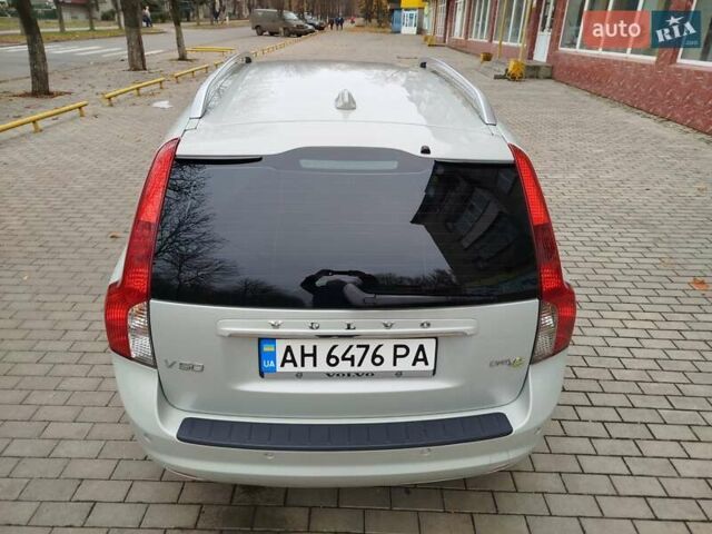 Вольво В50, объемом двигателя 1.56 л и пробегом 240 тыс. км за 8500 $, фото 9 на Automoto.ua