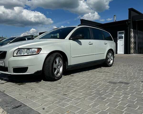 Вольво В50, объемом двигателя 1.56 л и пробегом 290 тыс. км за 6900 $, фото 5 на Automoto.ua
