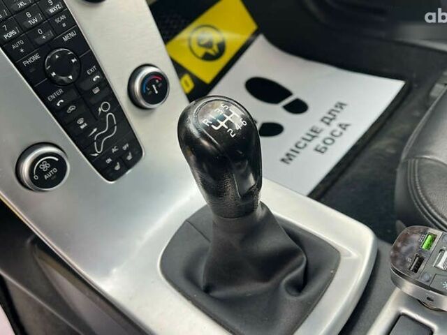 Вольво V50, об'ємом двигуна 1.6 л та пробігом 246 тис. км за 8600 $, фото 12 на Automoto.ua