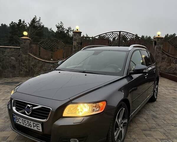 Вольво В50, объемом двигателя 1.6 л и пробегом 259 тыс. км за 7600 $, фото 3 на Automoto.ua