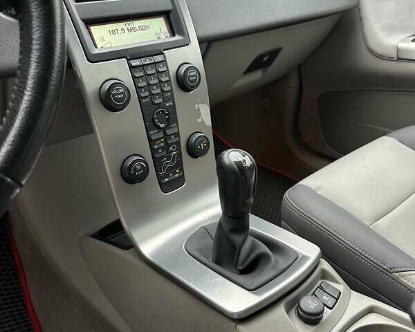 Сірий Вольво V50, об'ємом двигуна 2 л та пробігом 290 тис. км за 6400 $, фото 17 на Automoto.ua