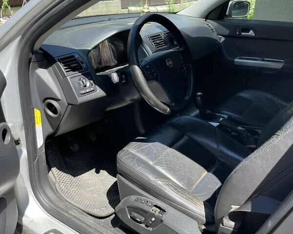 Серый Вольво В50, объемом двигателя 2 л и пробегом 400 тыс. км за 4200 $, фото 7 на Automoto.ua