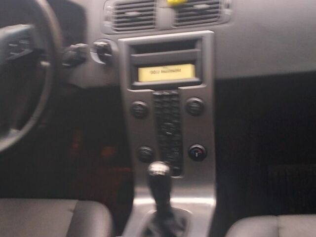 Серый Вольво В50, объемом двигателя 2 л и пробегом 370 тыс. км за 5200 $, фото 1 на Automoto.ua