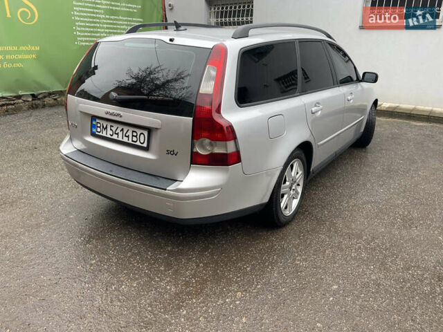 Серый Вольво В50, объемом двигателя 2 л и пробегом 360 тыс. км за 5200 $, фото 2 на Automoto.ua